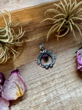 Naja Pendant with Purple Spiny Oyster – Sterling Silver – Native Made by KB
