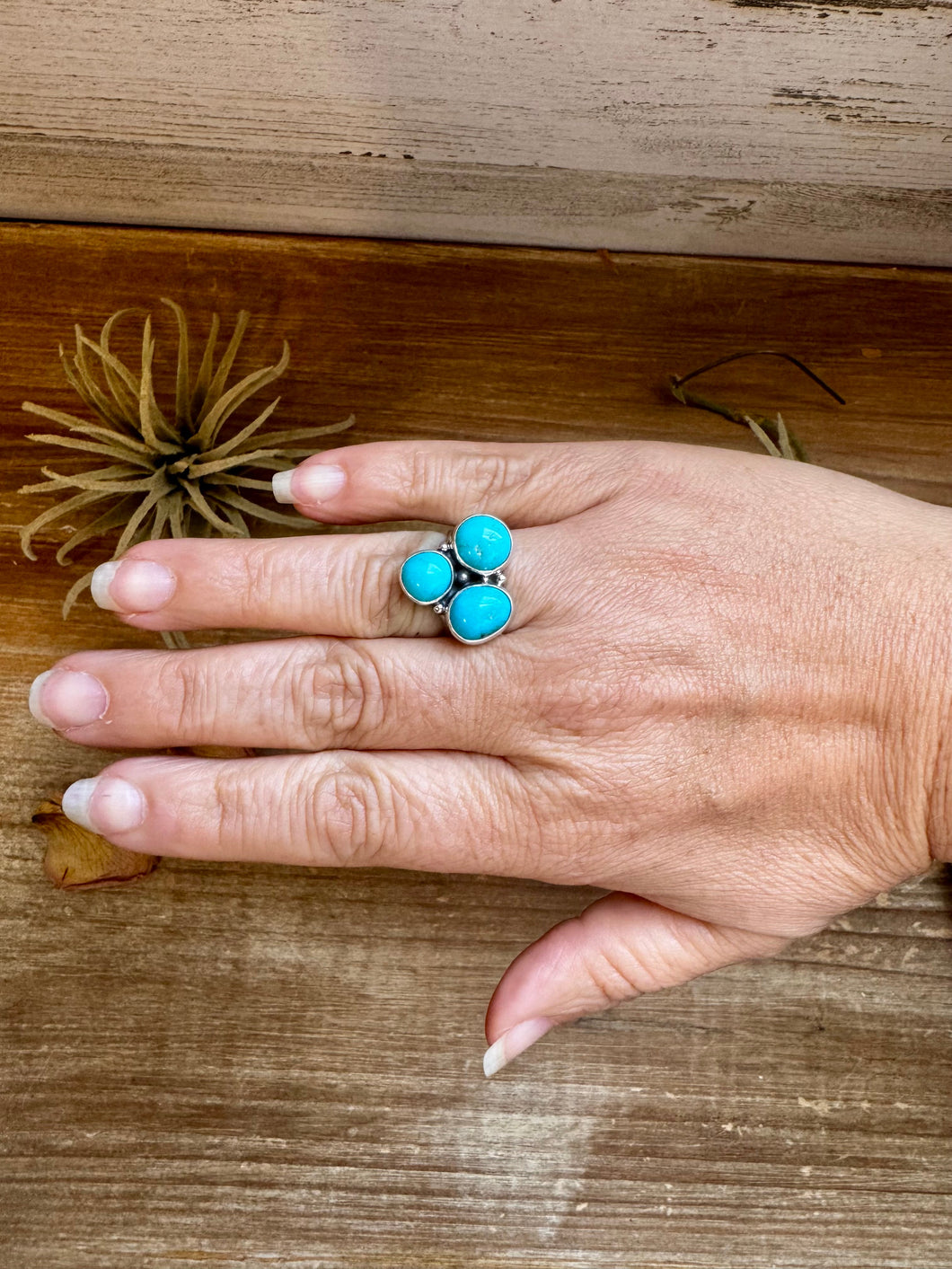 Sterling Silver Round Ring with 3 Kingman Turquoise Stones – Size 7