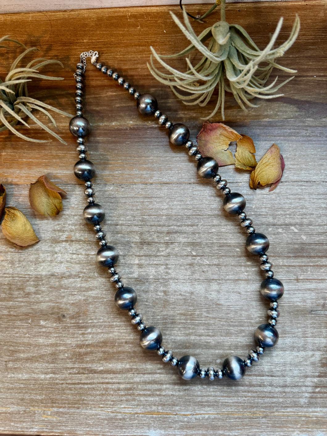 Sterling Silver Pearl Necklace – Mixed Sizes – 23