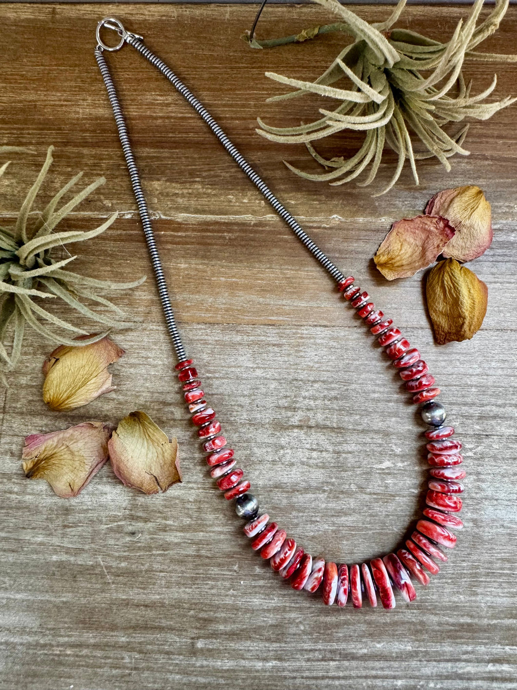 Red-Orange Spiny Oyster Graduated Necklace – 23