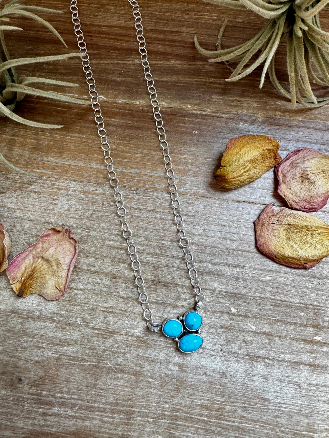 3-Stone Small Cluster Necklace – Kingman Turquoise – 17.5