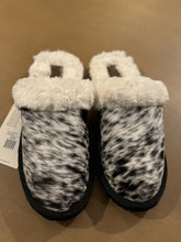 Black and White Scuff Slipps